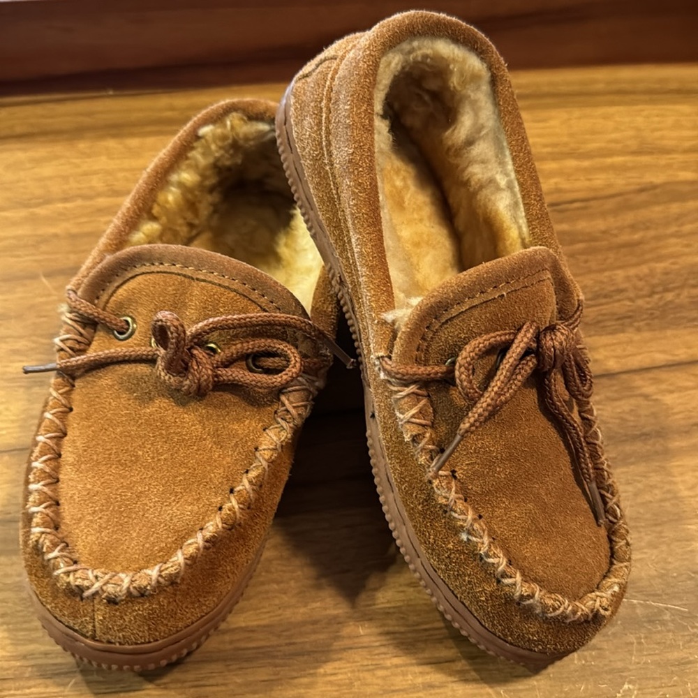 RJ’S Fozzies Kids Suede Moccasins. Size 1 - Picture 2 of 8
